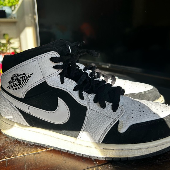 The Air Jordan 1 Mid White Black is a mid-top sneaker used some life left - Picture 8 of 12